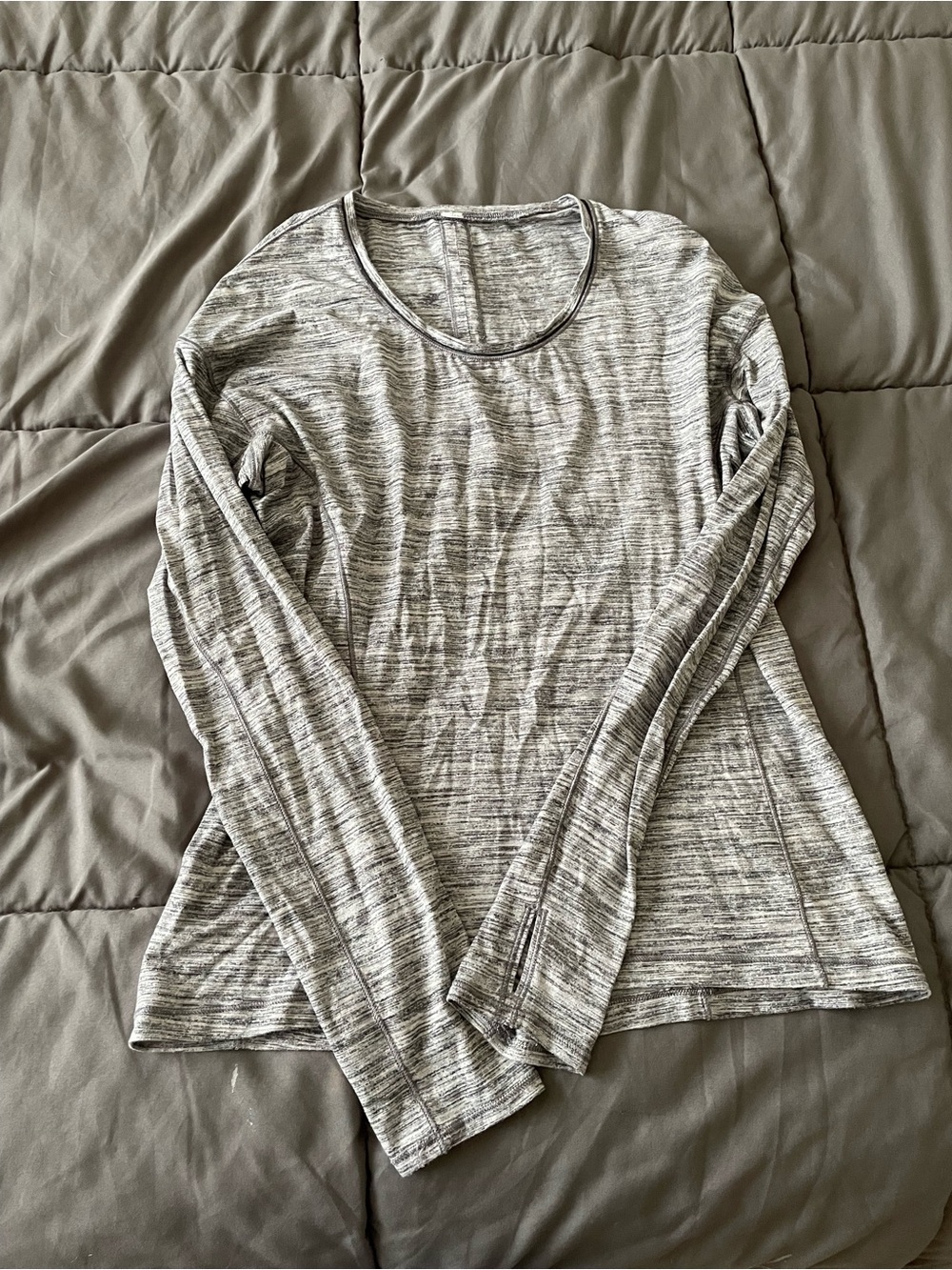 lululemon athletica Women's Heathered Gray Long-Sleeve Crew